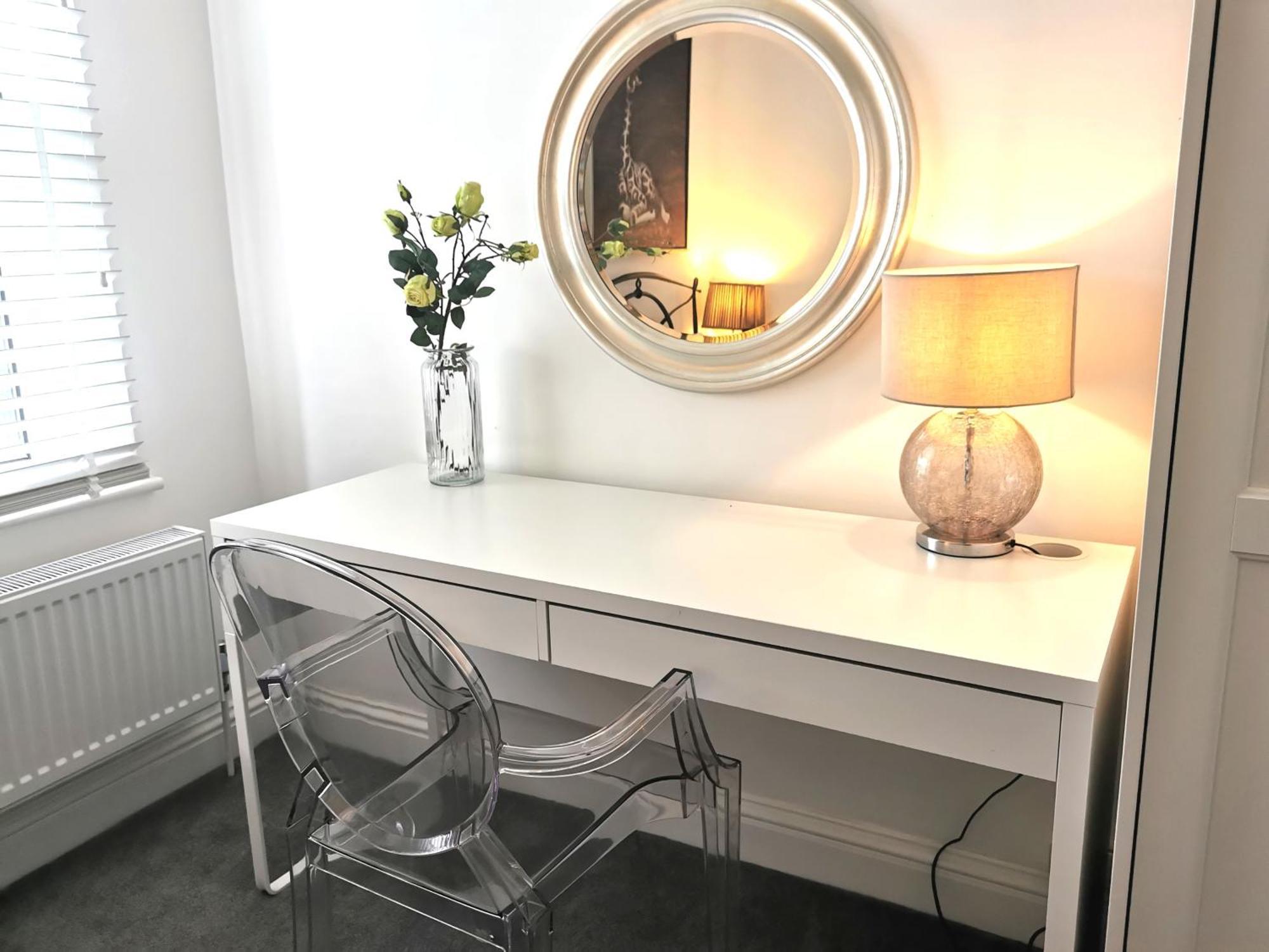 No 10 Spacious 2-bedroom House In Stratford With Parking For Up To Six Casa de Férias